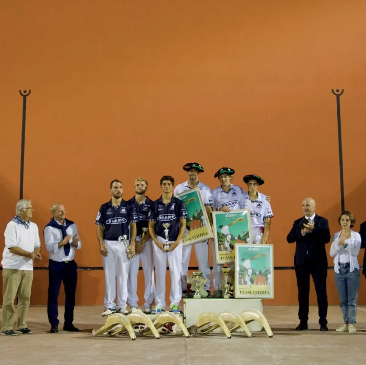 Remise de titre — équipe de la Kostakoak